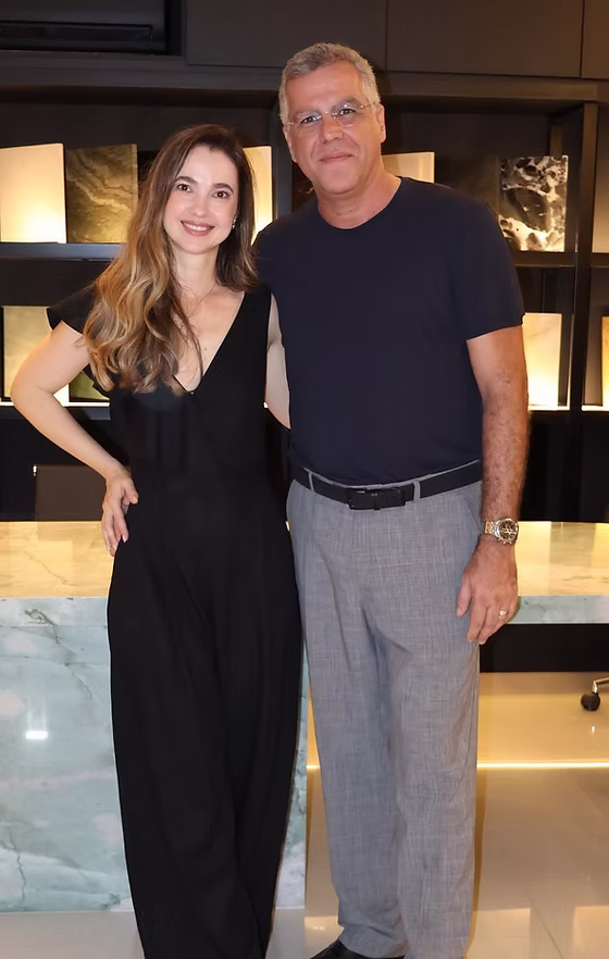 Adriano Barbosa e Jacqueline Menário